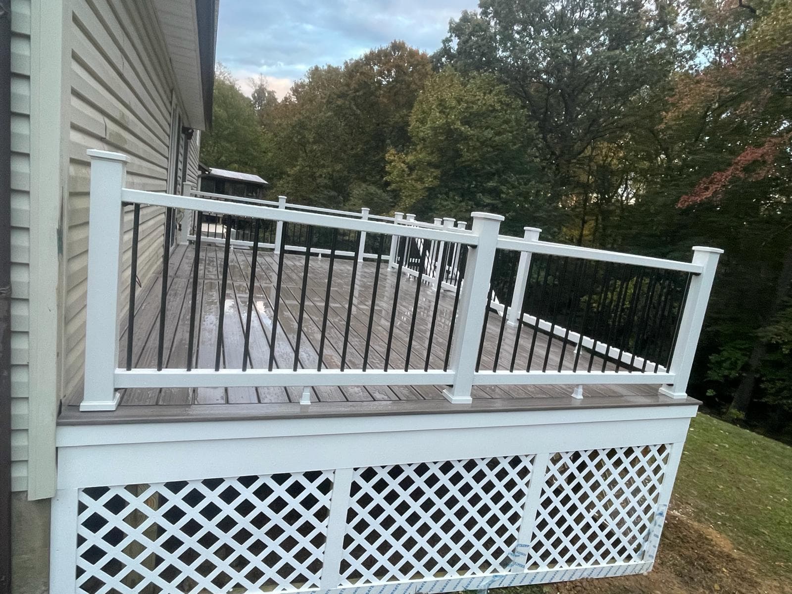 NEW CUSTOM WOOD FENCE